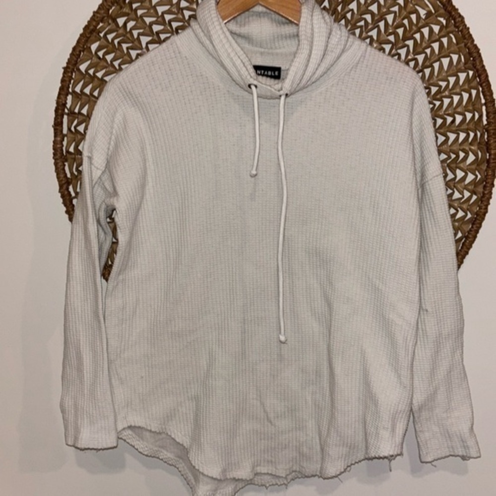 Wantable cream waffle knit mock turtleneck sweaterhsirt size small